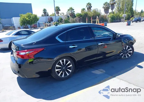 2018 Nissan Altima 2.5/S/Sv/Sl/Sr z USA, uszkodzony, nr VIN 1N4AL3AP1JC121909